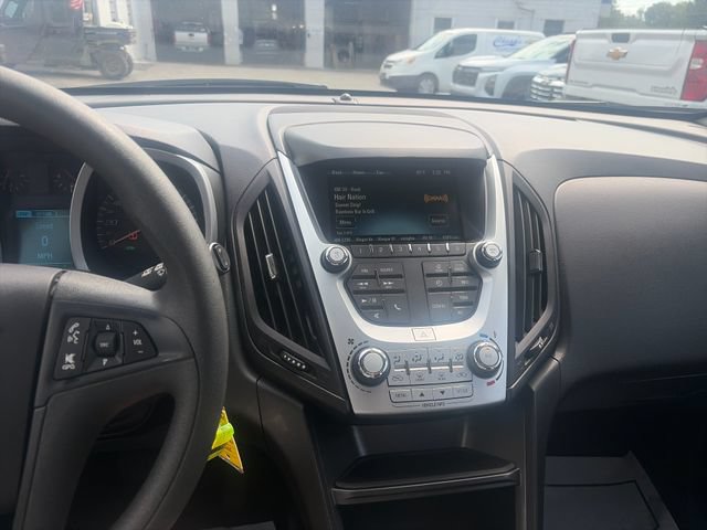 Used 2017 Chevrolet Equinox LS FWD image 17