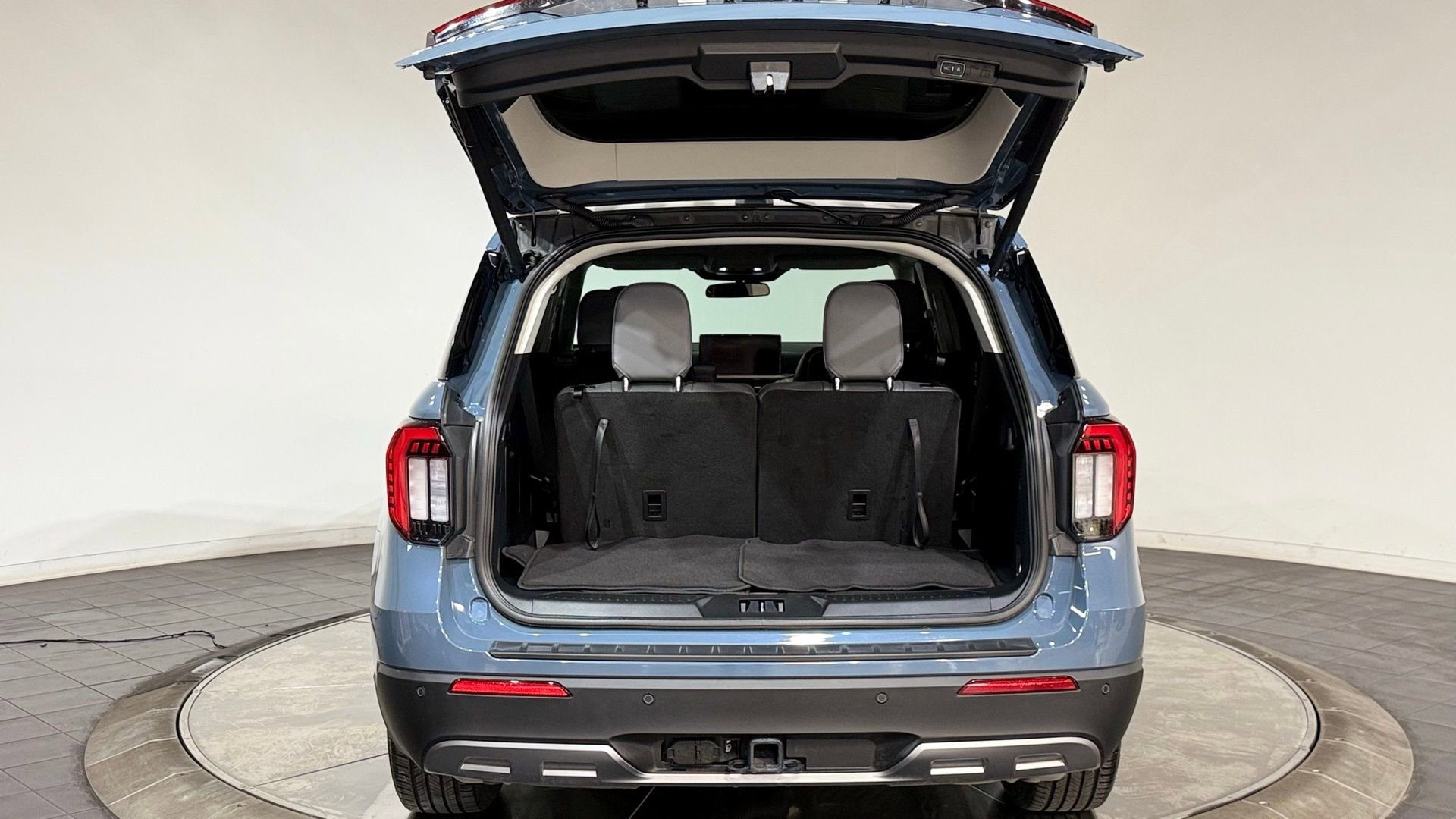 Used 2025 Ford Explorer Active w/ Active Comfort Package image 29