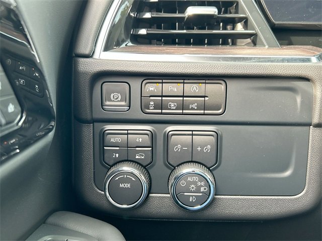 New 2025 Chevrolet Suburban LT w/ Comfort Package image 18
