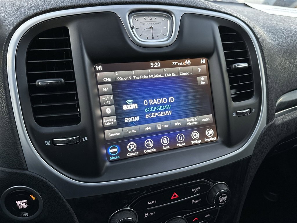 Used 2023 Chrysler 300 Touring L w/ Comfort Group image 16