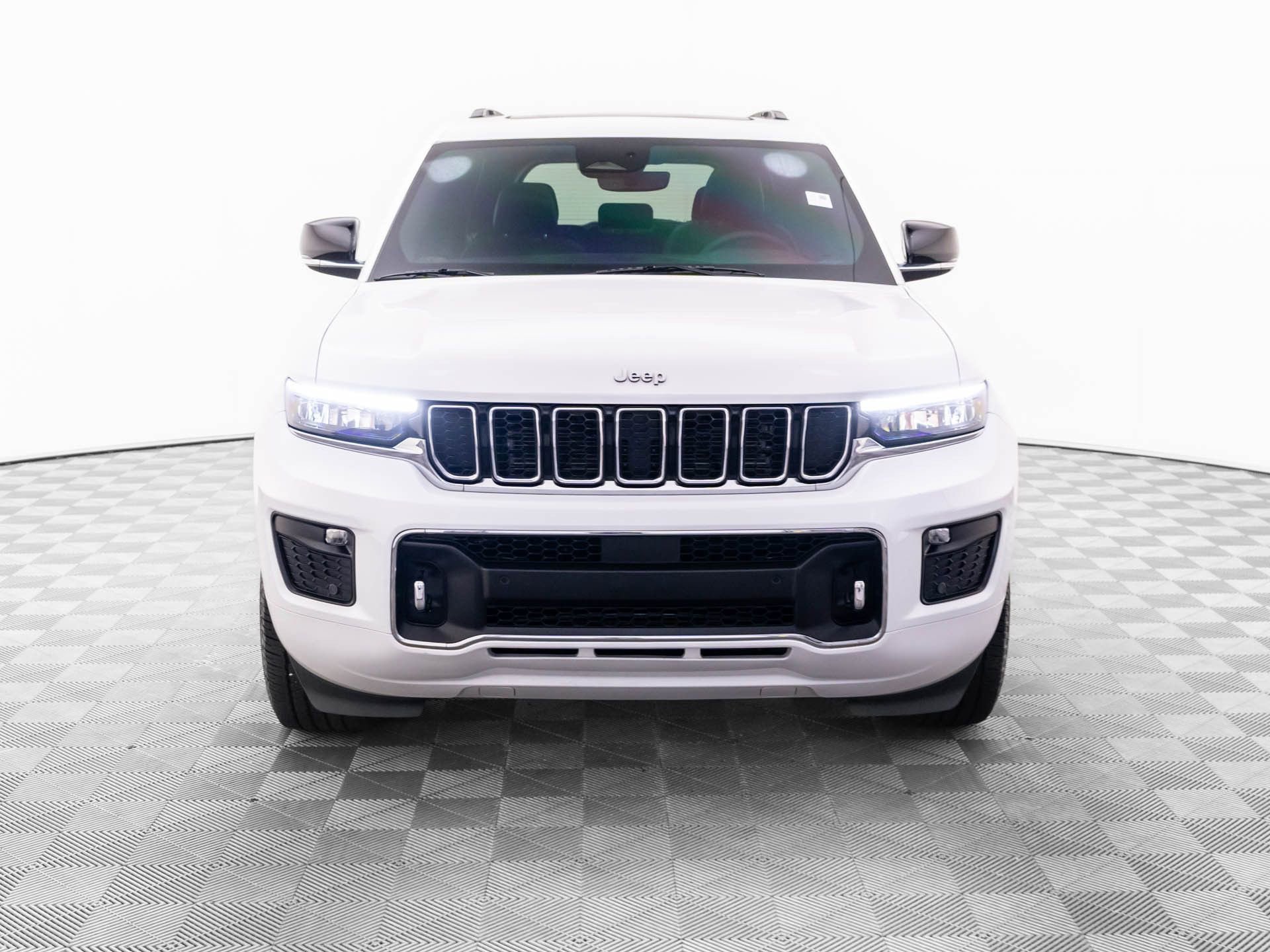 Used 2023 Jeep Grand Cherokee Overland image 9