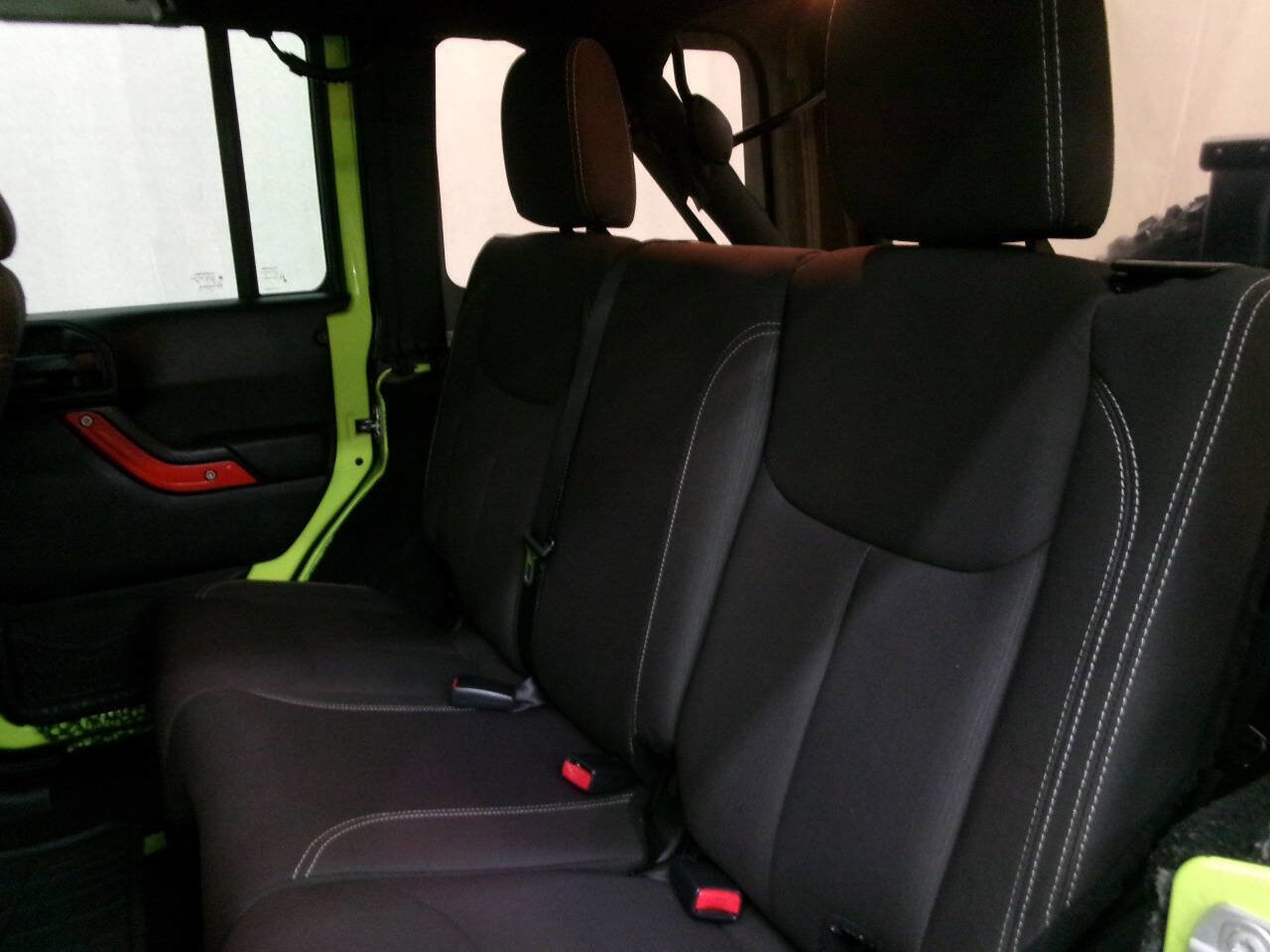 Used 2017 Jeep Wrangler Unlimited Rubicon w/ Cold Weather Group image 19