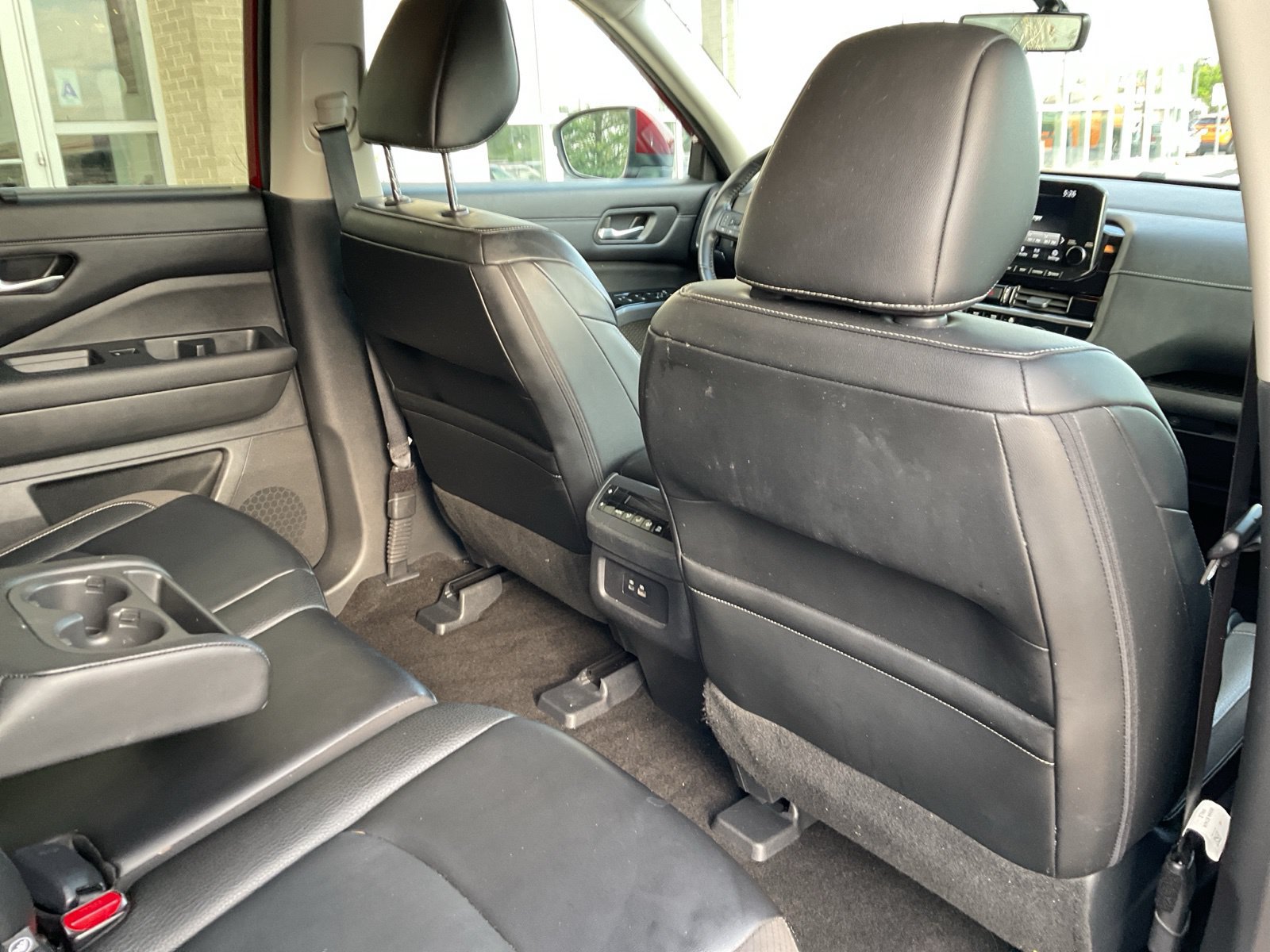 Used 2024 Nissan Pathfinder SL FWD image 39