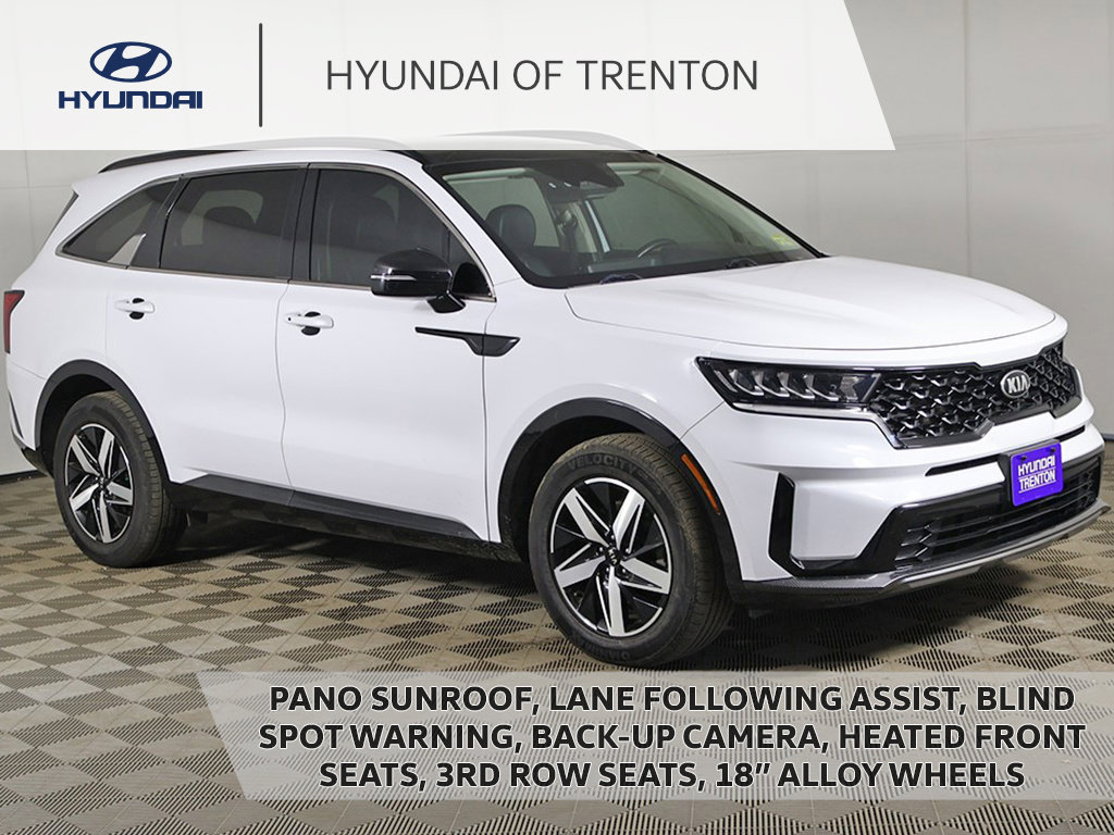 Used 2021 Kia Sorento S w/ Panoramic Sunroof Package