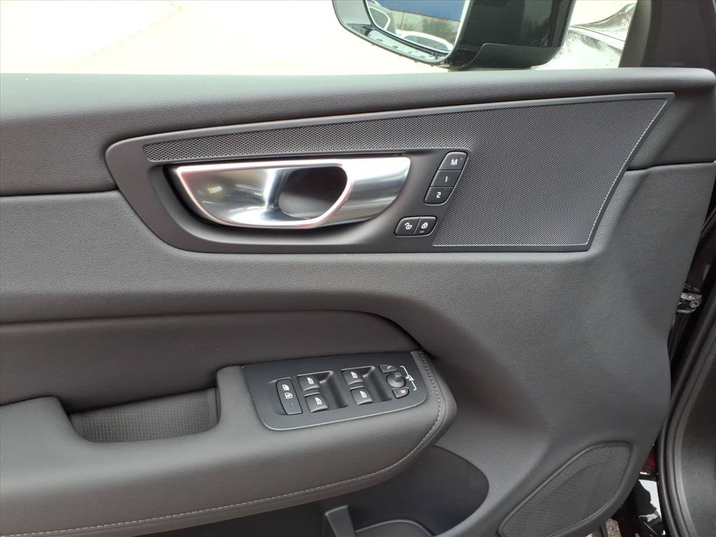 Used 2026 Volvo XC60 B5 Plus w/ Protection Package Premier AWD/4WD image 13