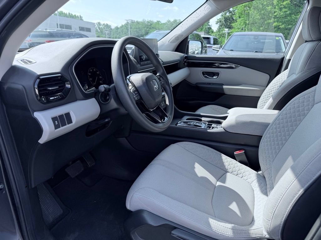 Used 2023 Honda Pilot LX image 17