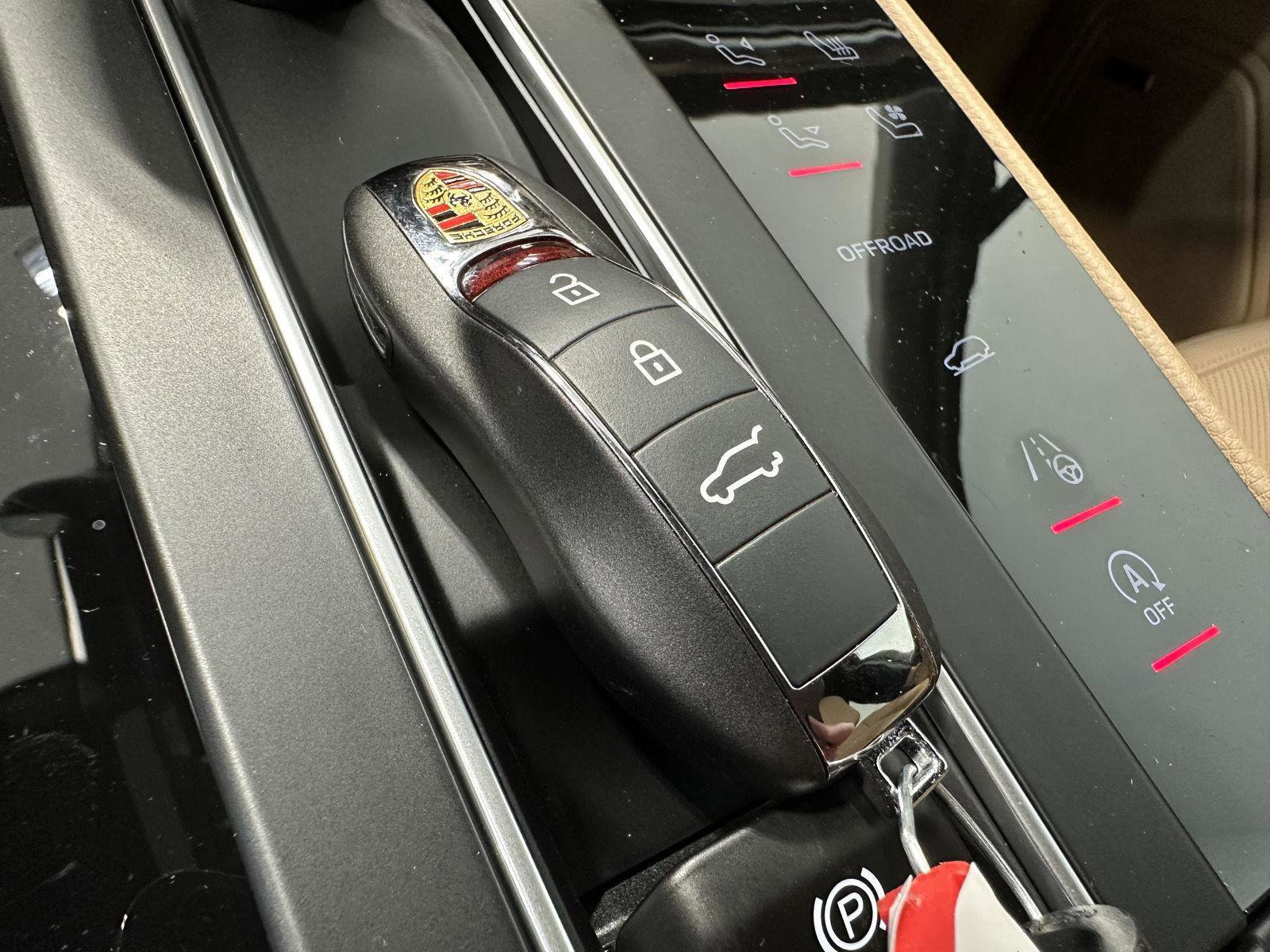 Certified 2026 Porsche Macan Turbo image 43