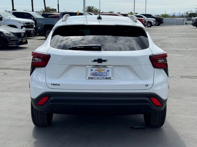 New 2026 Chevrolet Trax LT w/ Driver Confidence Package FWD image 4