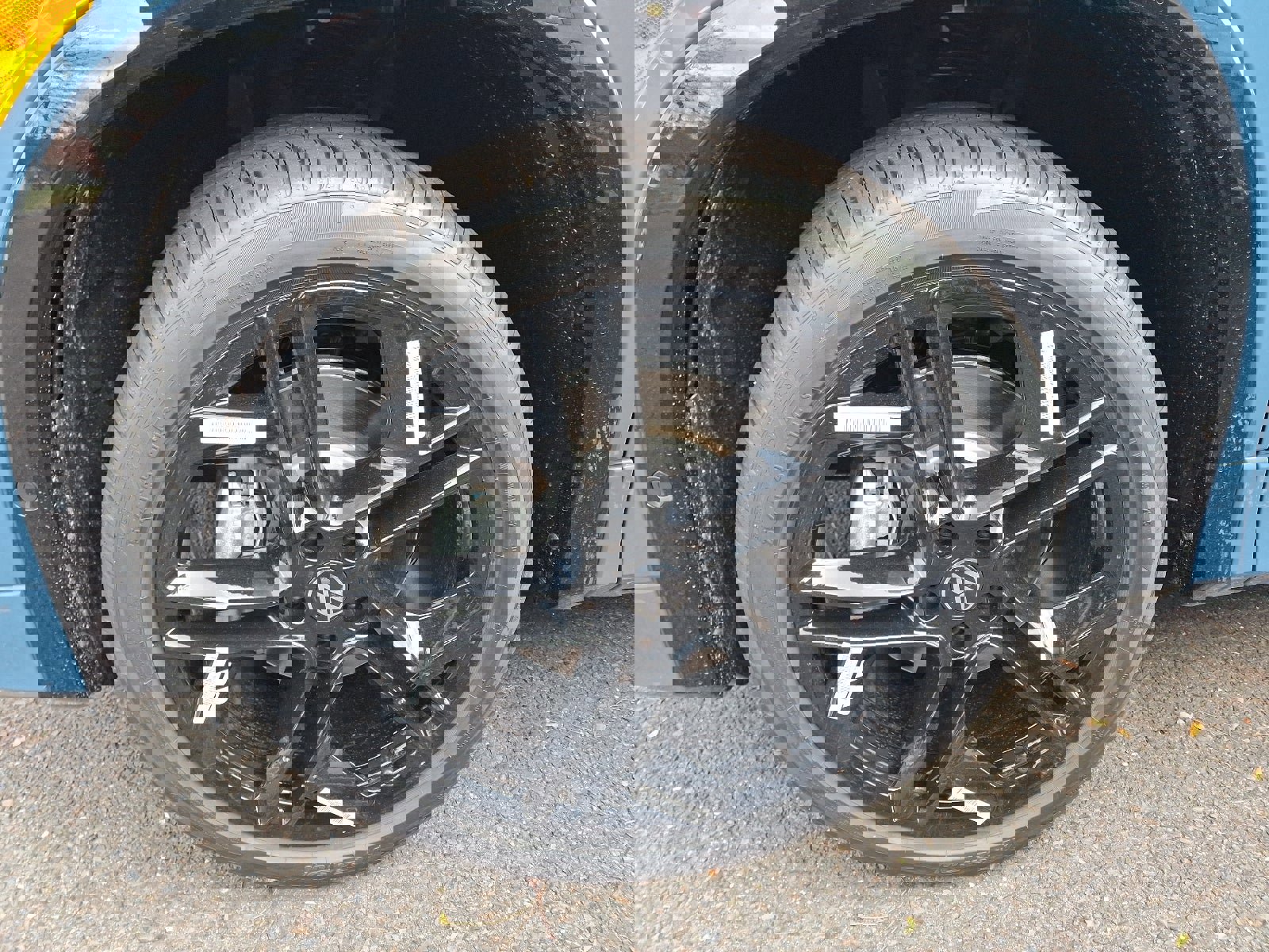 New 2026 Volkswagen Tiguan SE R-Line image 4