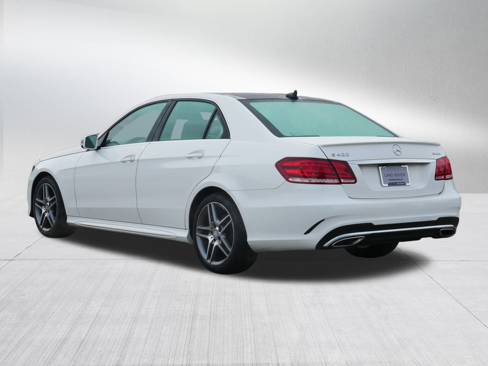 Used 2015 Mercedes-Benz E 400 4MATIC Sedan image 7
