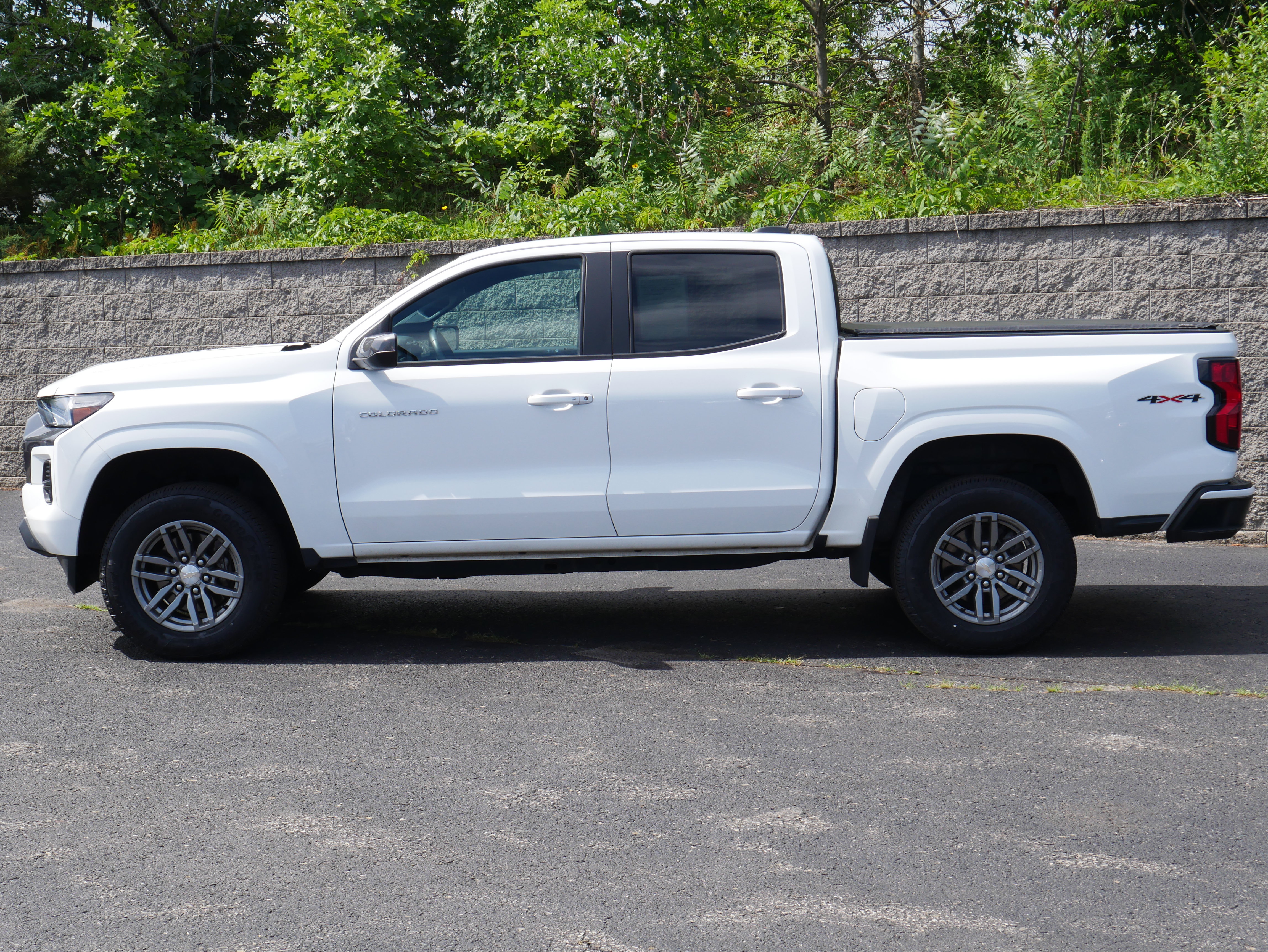 Certified 2023 Chevrolet Colorado LT w/ LT Convenience Package AWD/4WD image 3