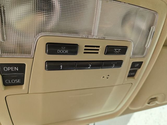 Used 2019 Toyota Highlander Limited image 28