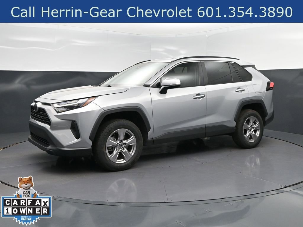 Used 2023 Toyota RAV4 XLE w/ Convenience Package FWD image 3