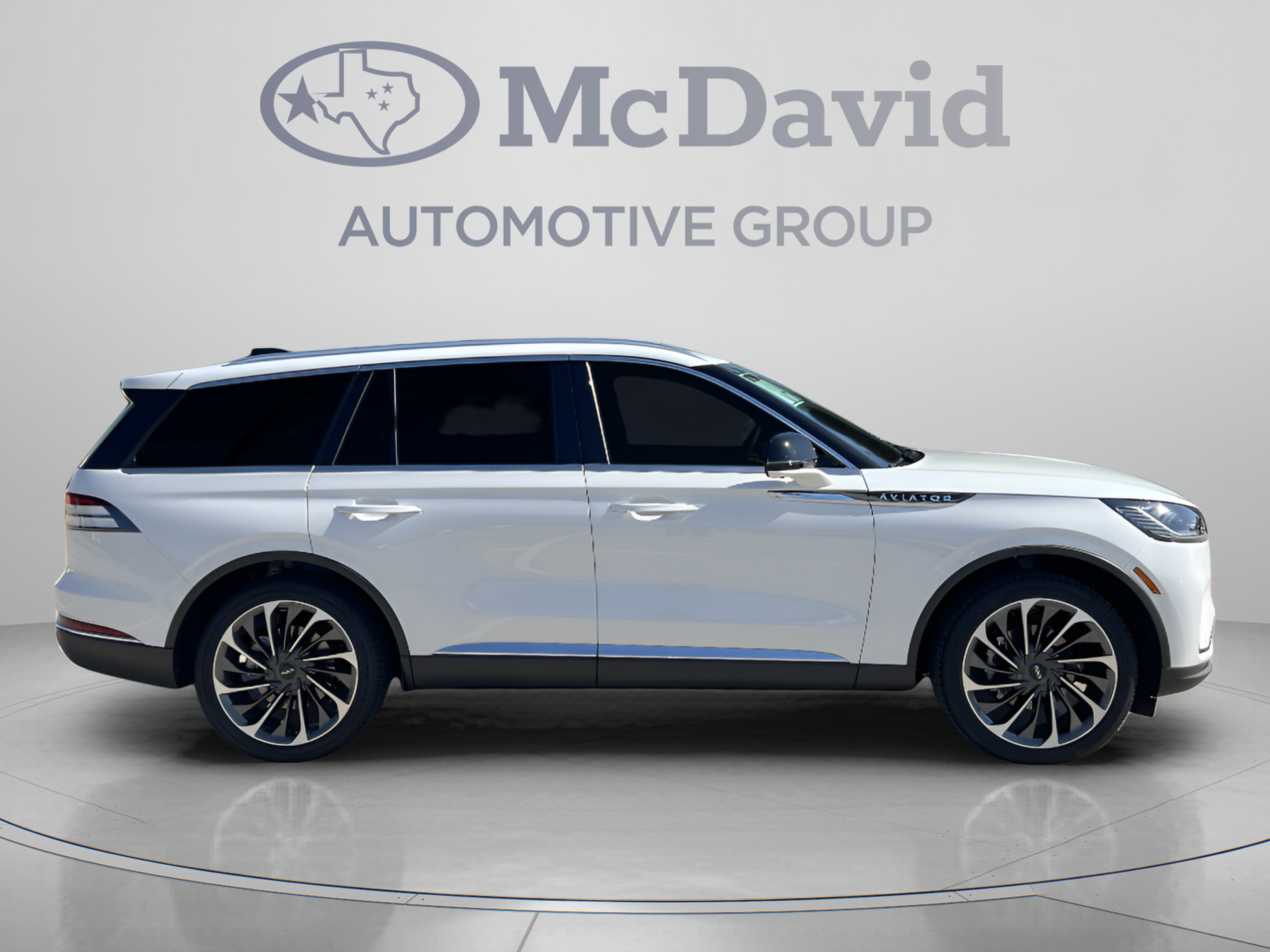 New 2026 Lincoln Aviator Reserve w/ Luxury Package RWD image 8