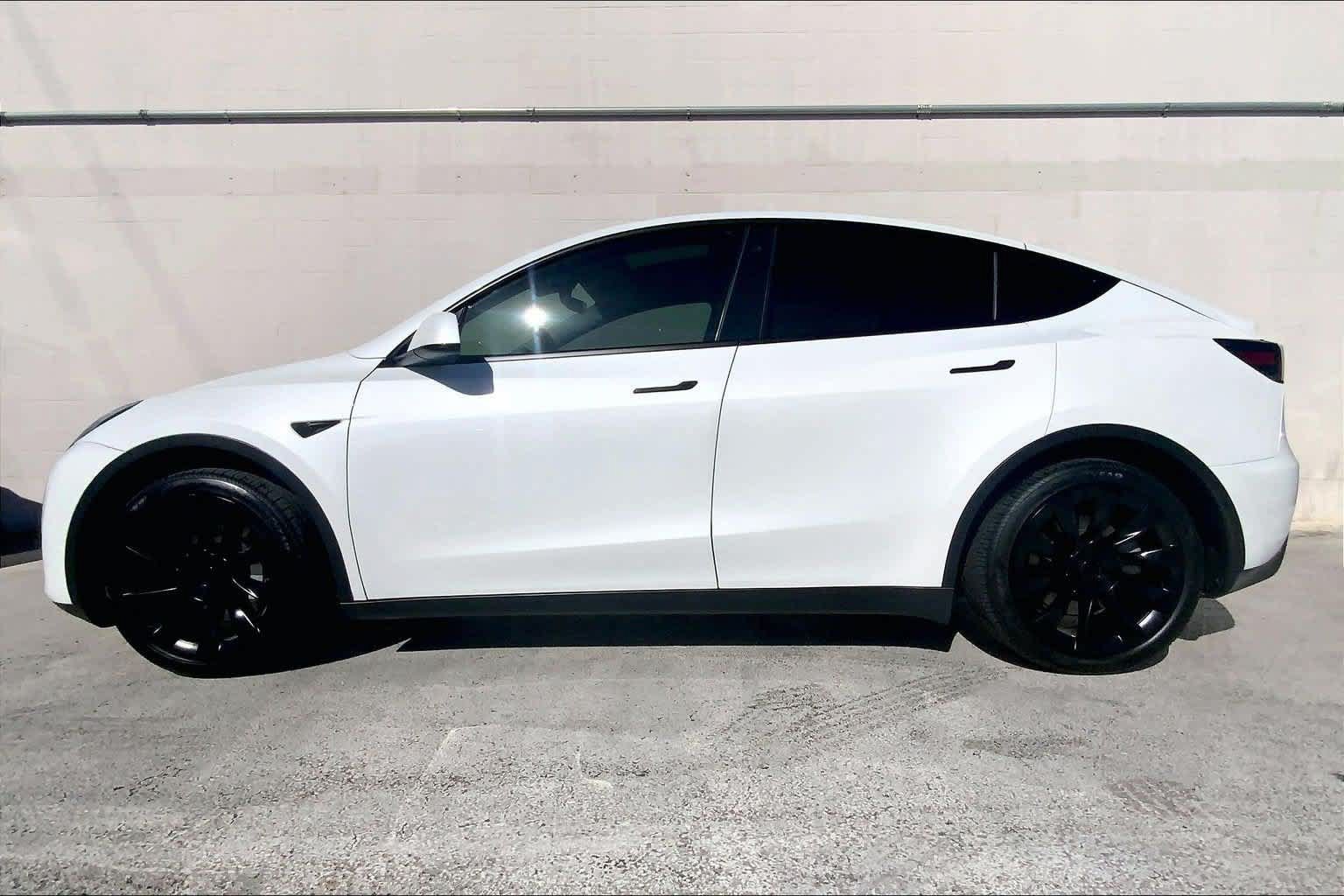 Used 2021 Tesla Model Y Long Range AWD/4WD image 3
