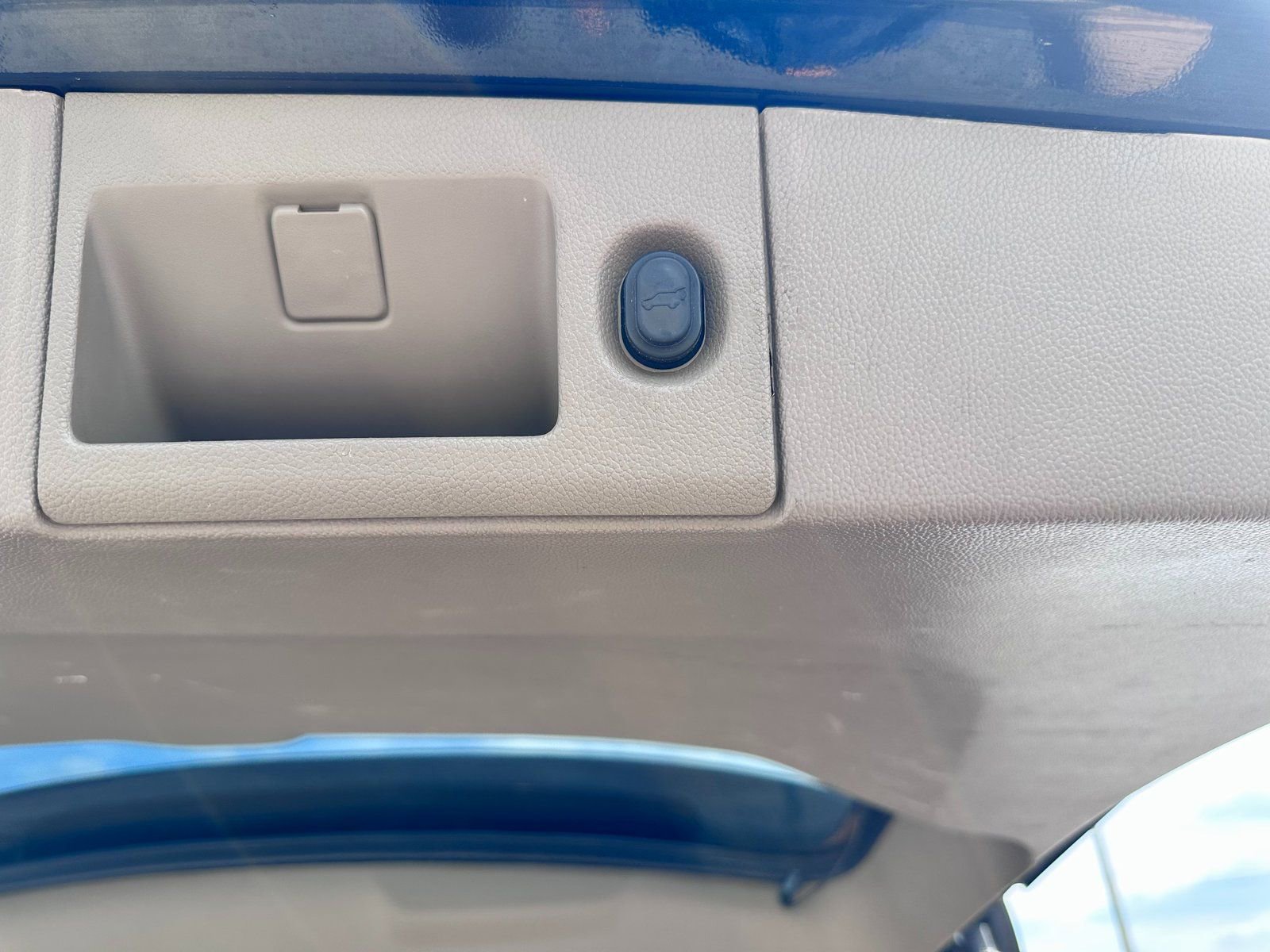 Used 2019 Chevrolet Tahoe Premier RWD image 11
