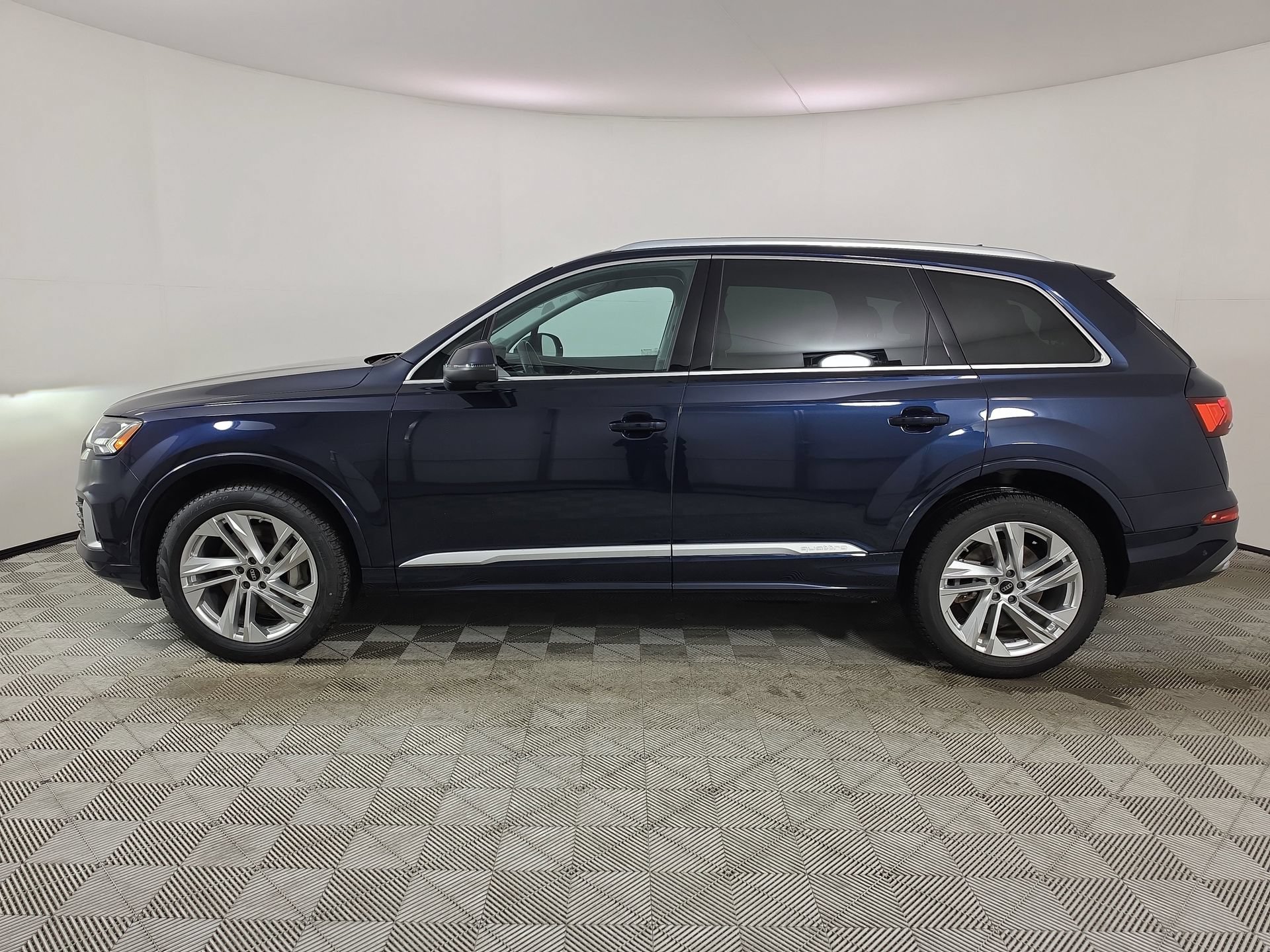 Used 2023 Audi Q7 2.0T Premium Plus w/ Premium Plus Package AWD/4WD image 4