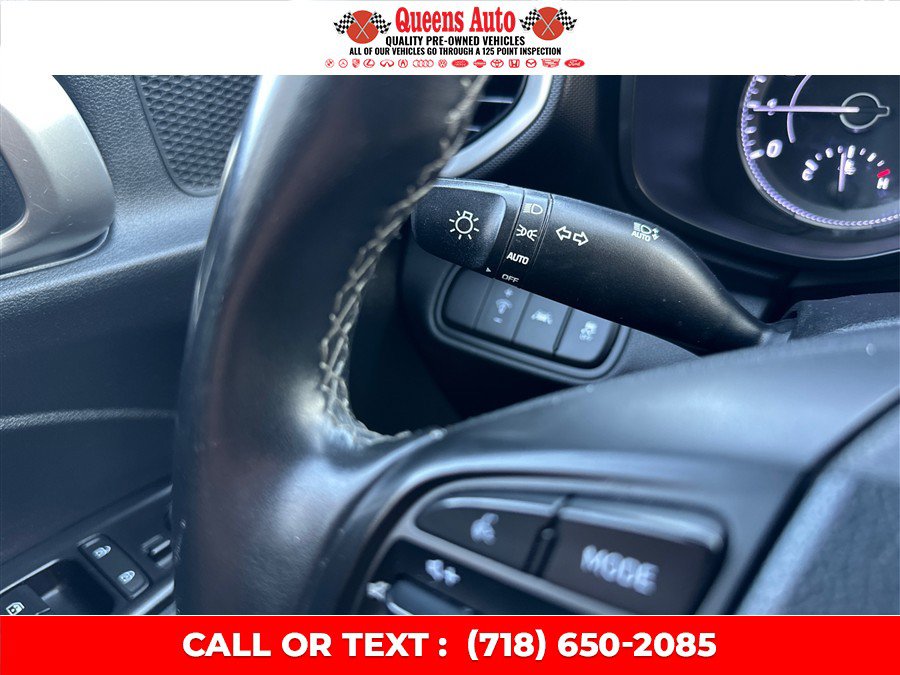 Used 2021 Hyundai Venue SEL w/ Cargo Package FWD image 20