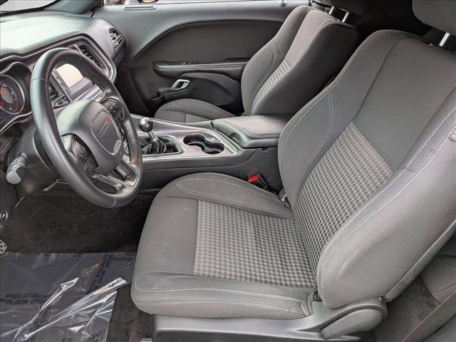 Used 2017 Dodge Challenger R/T RWD image 15