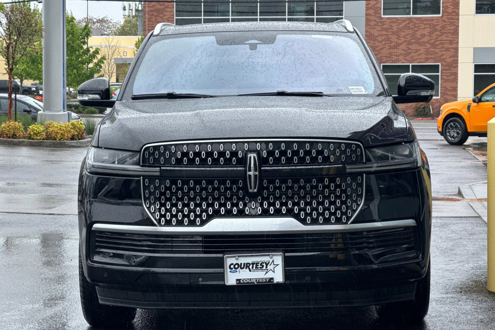 Used 2025 Lincoln Navigator Reserve image 9