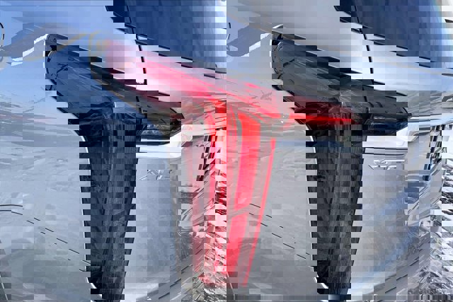 Used 2025 Cadillac XT6 Premium Luxury image 30