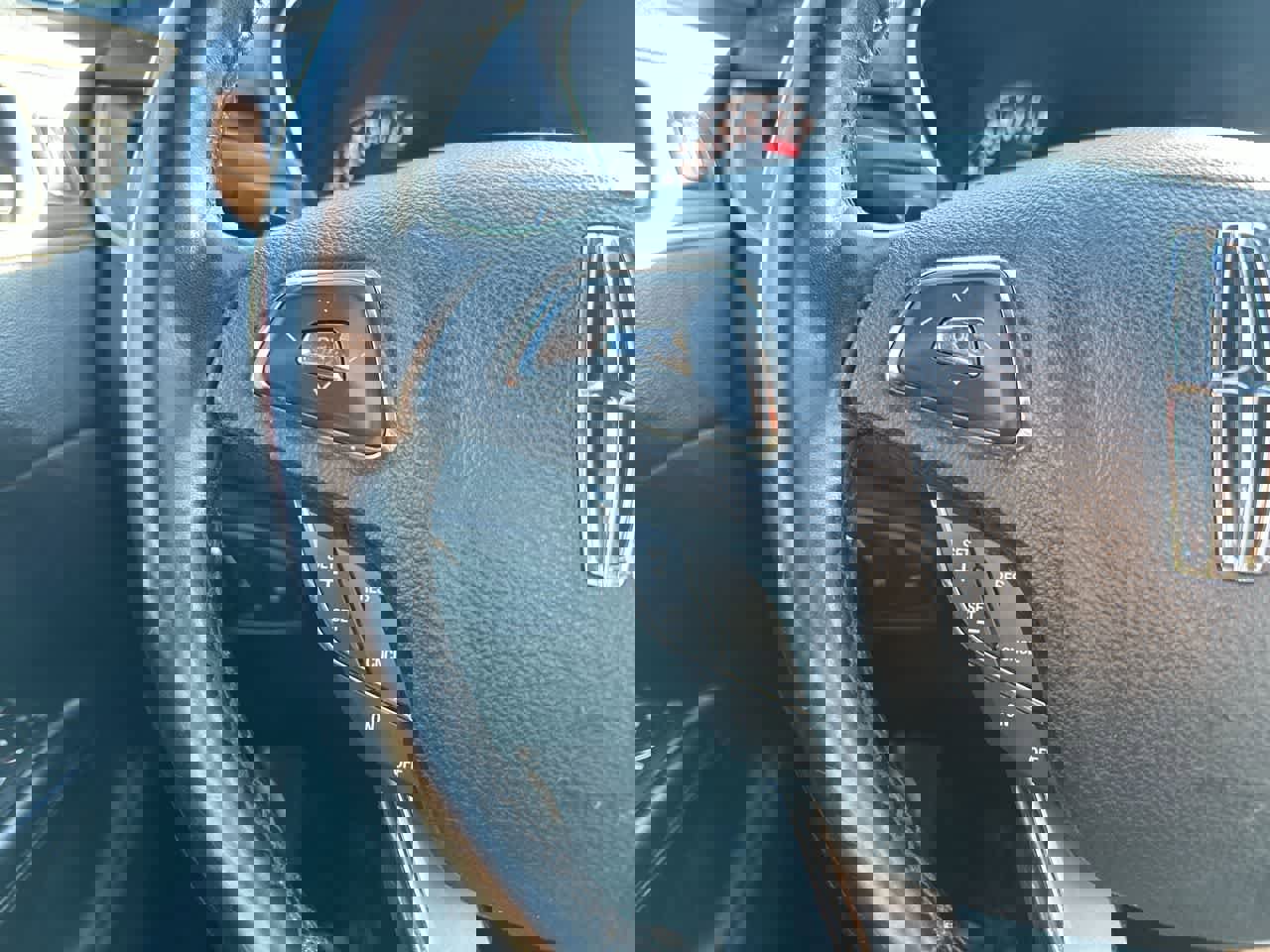 Used 2017 Lincoln MKC Select w/ Lincoln MKC Climate Package image 28