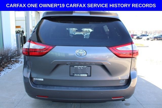 Used 2018 Toyota Sienna XLE w/ XLE Navigation Package image 7