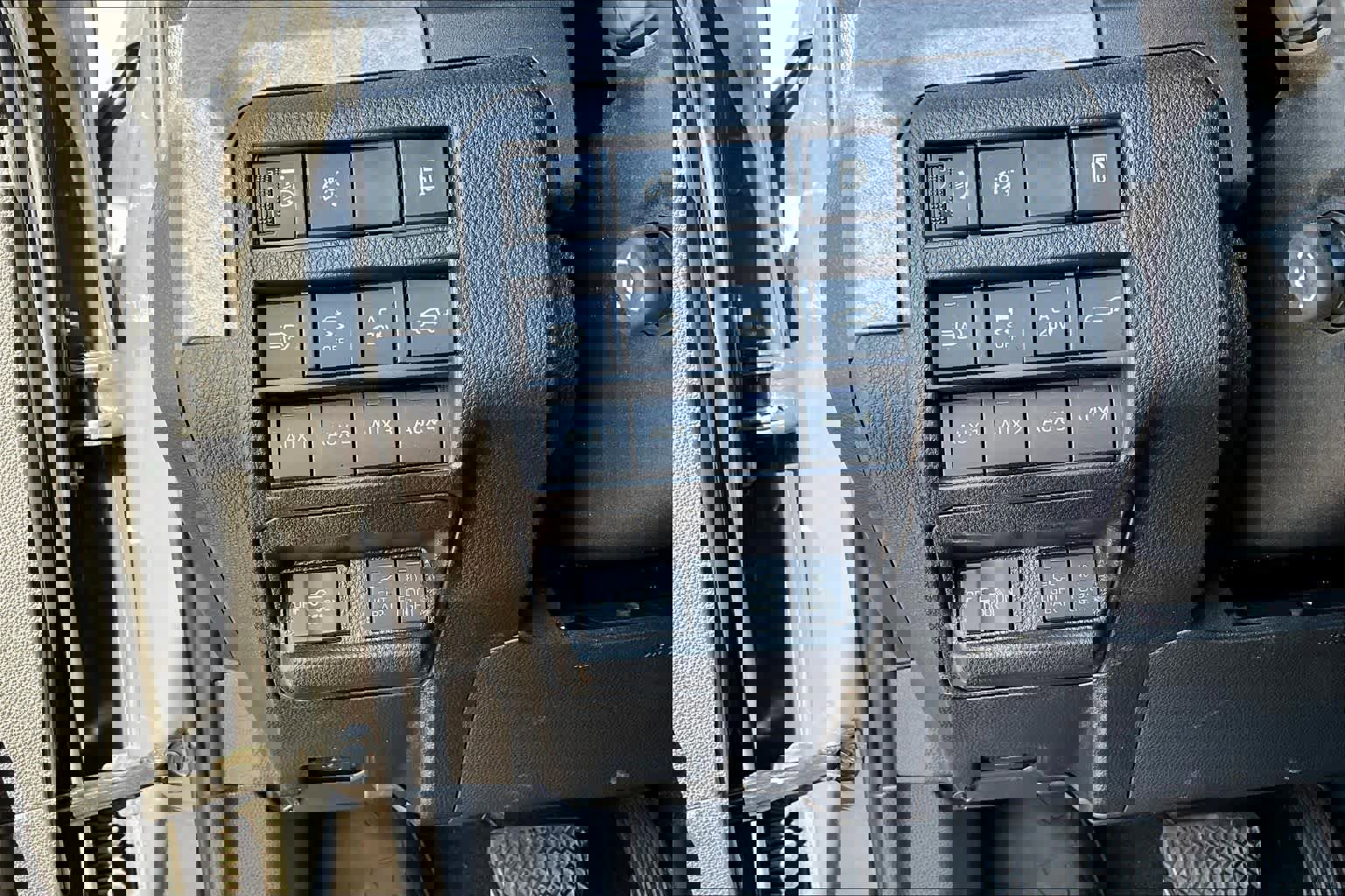 Used 2025 Toyota 4Runner Trailhunter image 32