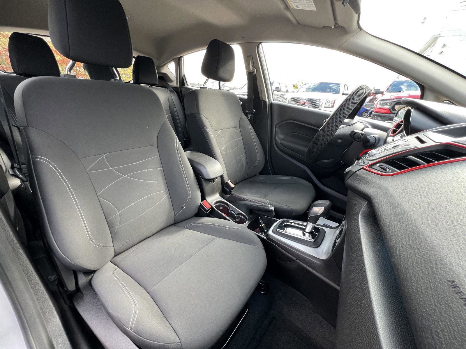 Used 2016 Ford Fiesta SE w/ SE Black Package image 24