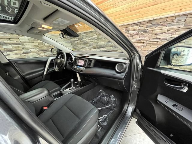 Used 2018 Toyota RAV4 XLE AWD/4WD image 43