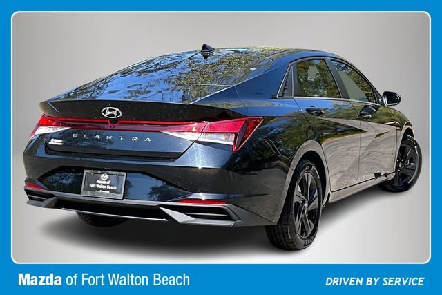 Used 2021 Hyundai Elantra SEL w/ Convenience Package image 5