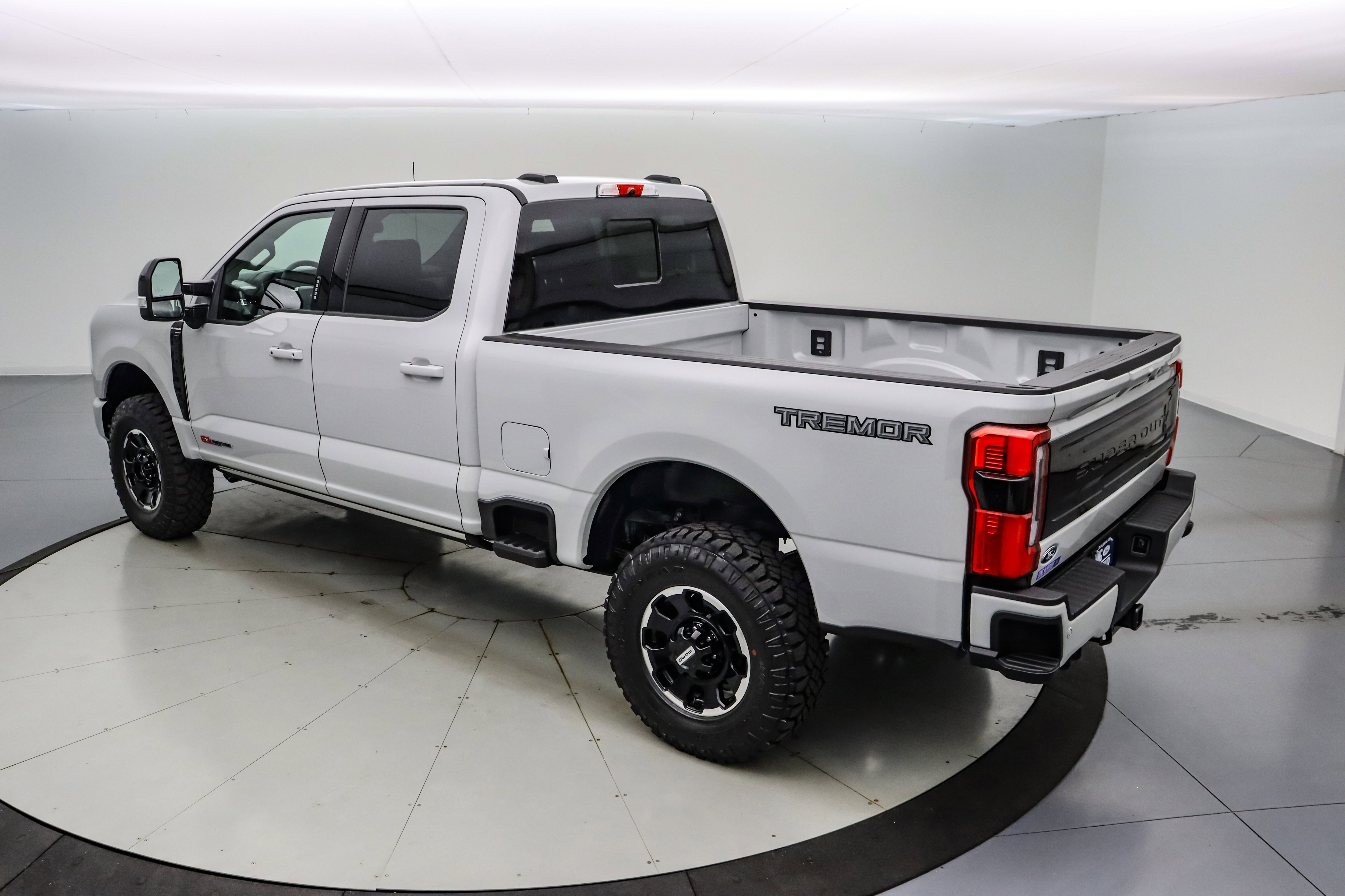 New 2026 Ford F250 Platinum w/ Tremor Off-Road Package image 7