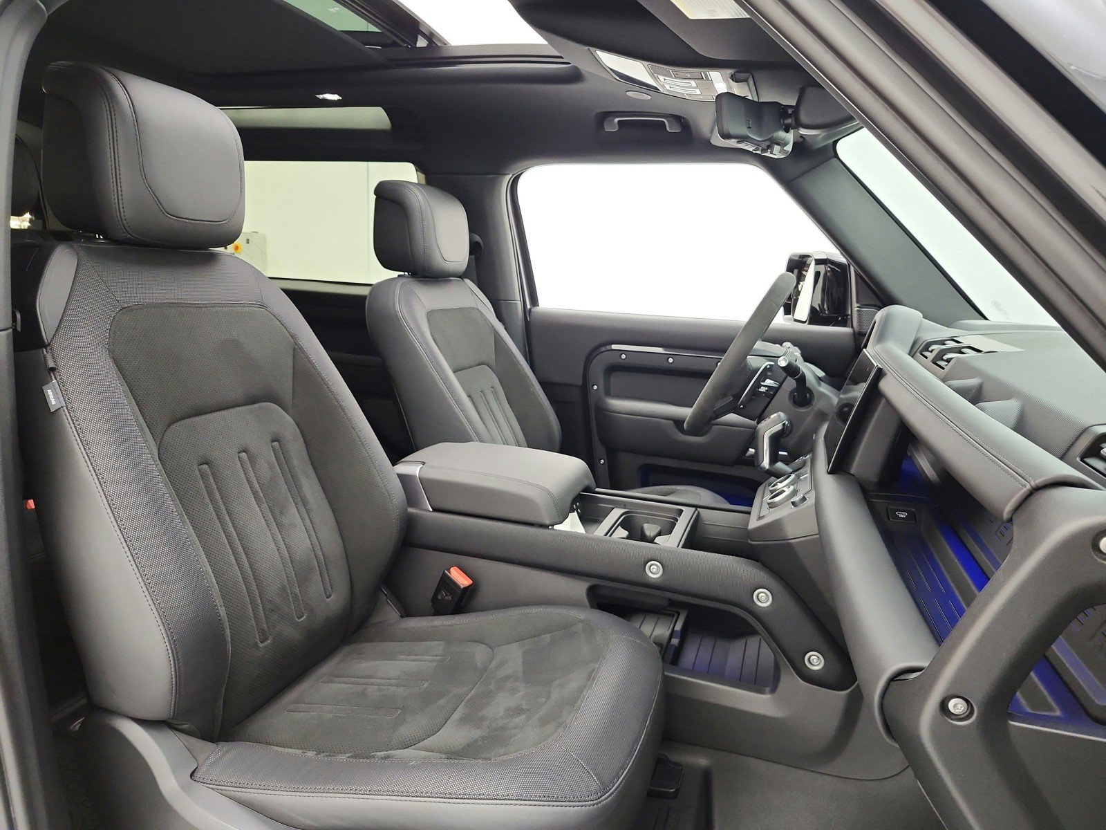 Used 2023 Land Rover Defender 90 Carpathian Edition AWD/4WD image 18