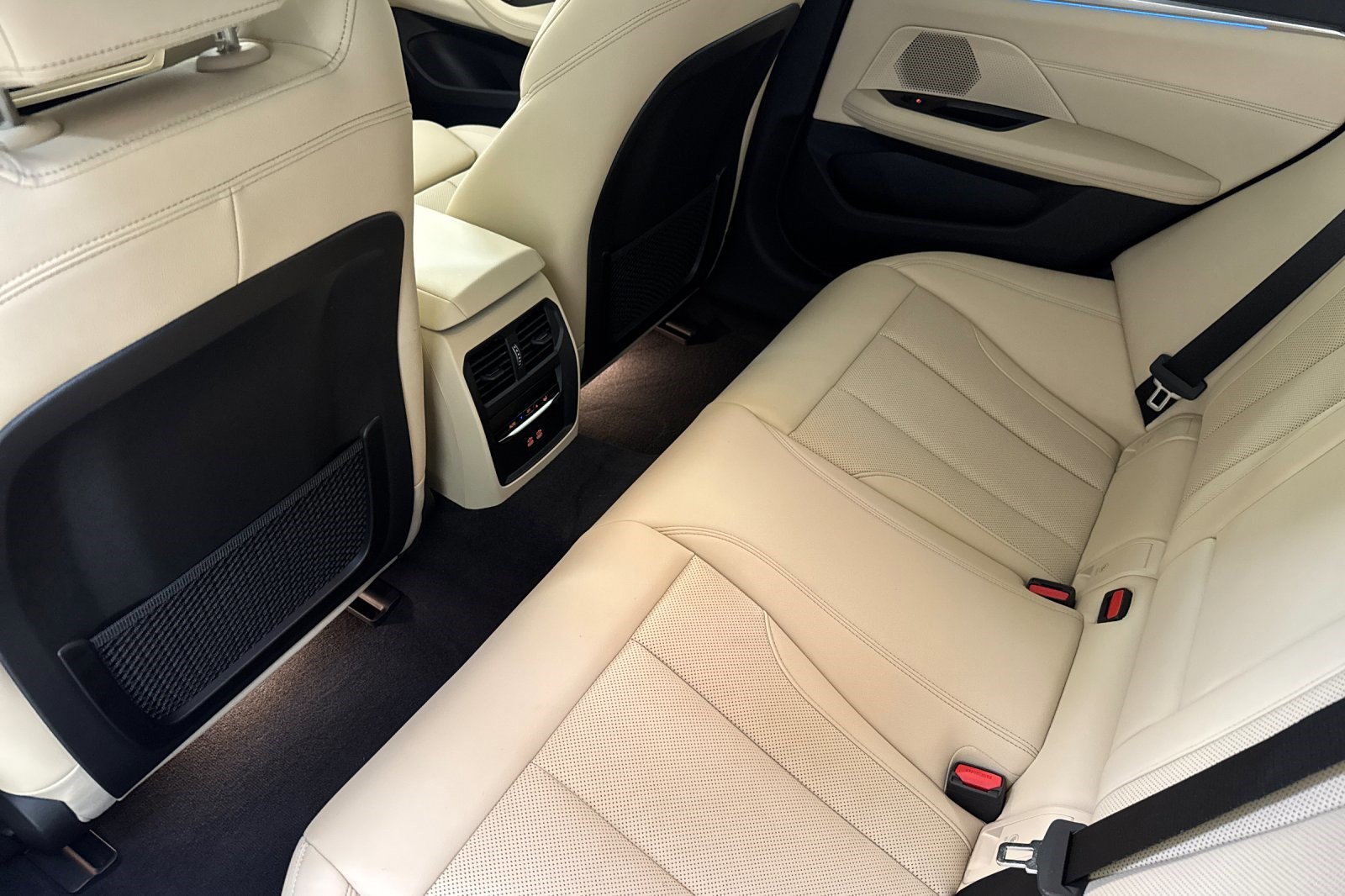 Certified 2023 BMW i4 eDrive35 w/ Premium Package RWD image 28