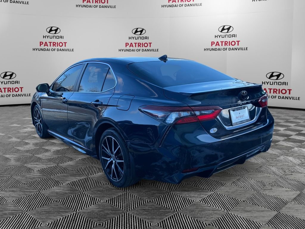 Used 2021 Toyota Camry SE w/ Convenience Package image 5