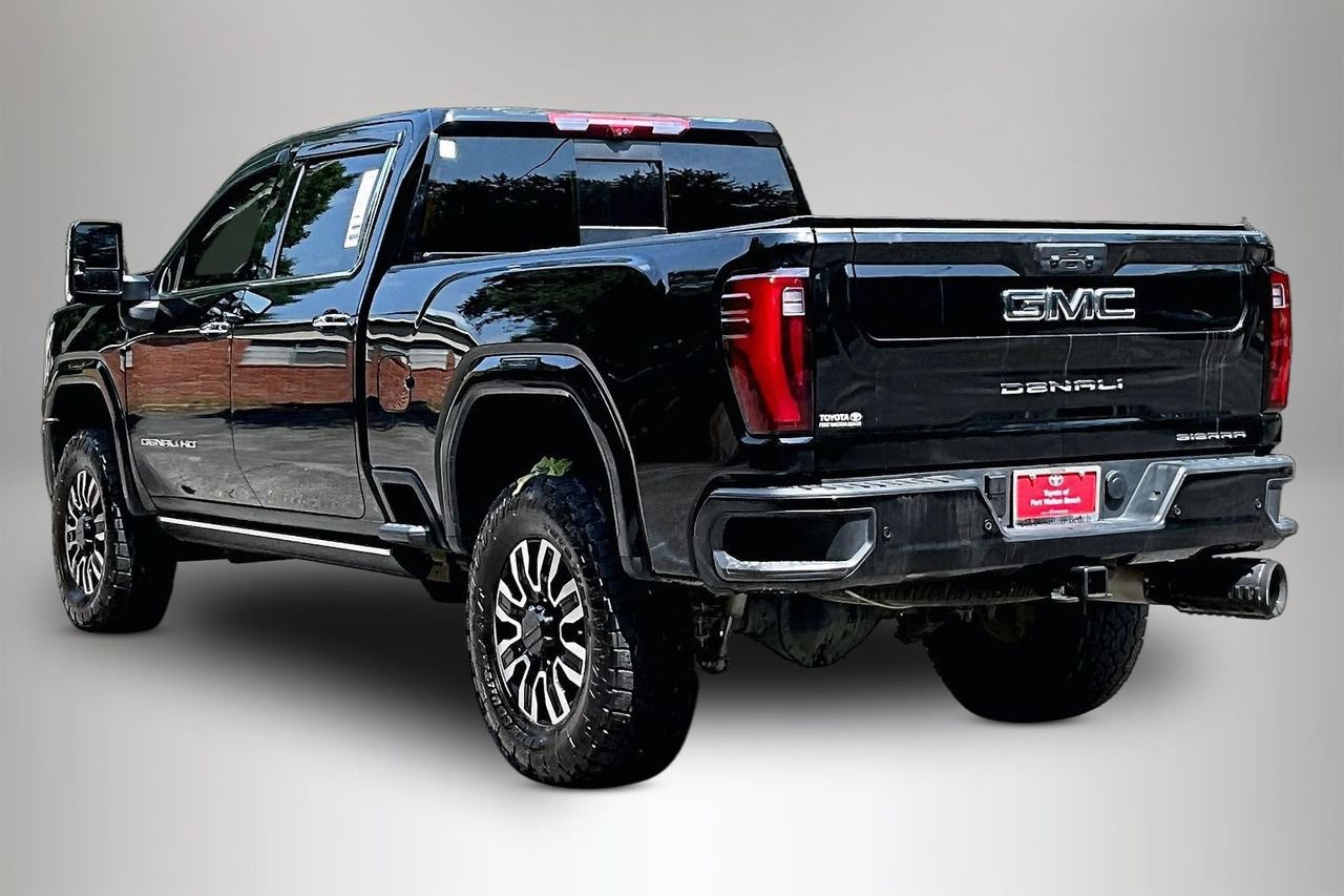 Used 2025 GMC Sierra 2500 Denali Ultimate AWD/4WD image 4