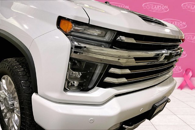 Used 2020 Chevrolet Silverado 2500 High Country w/ Technology Package AWD/4WD image 4