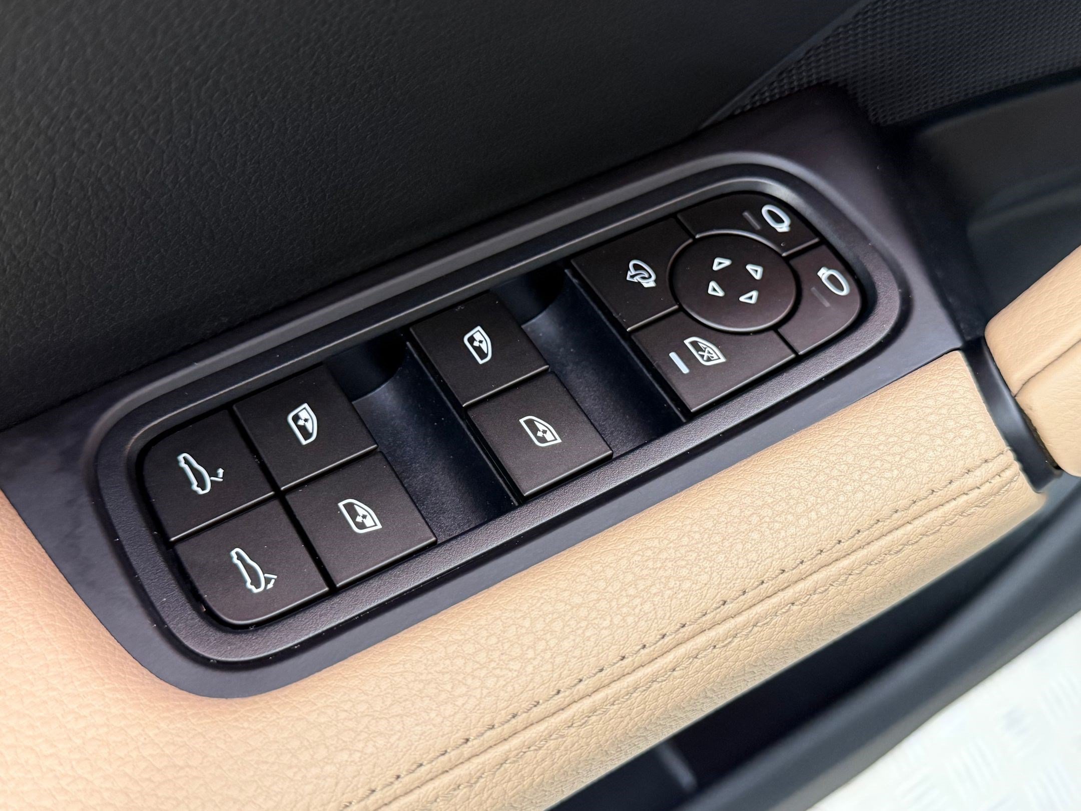 Certified 2026 Porsche Cayenne Coupe AWD/4WD image 29