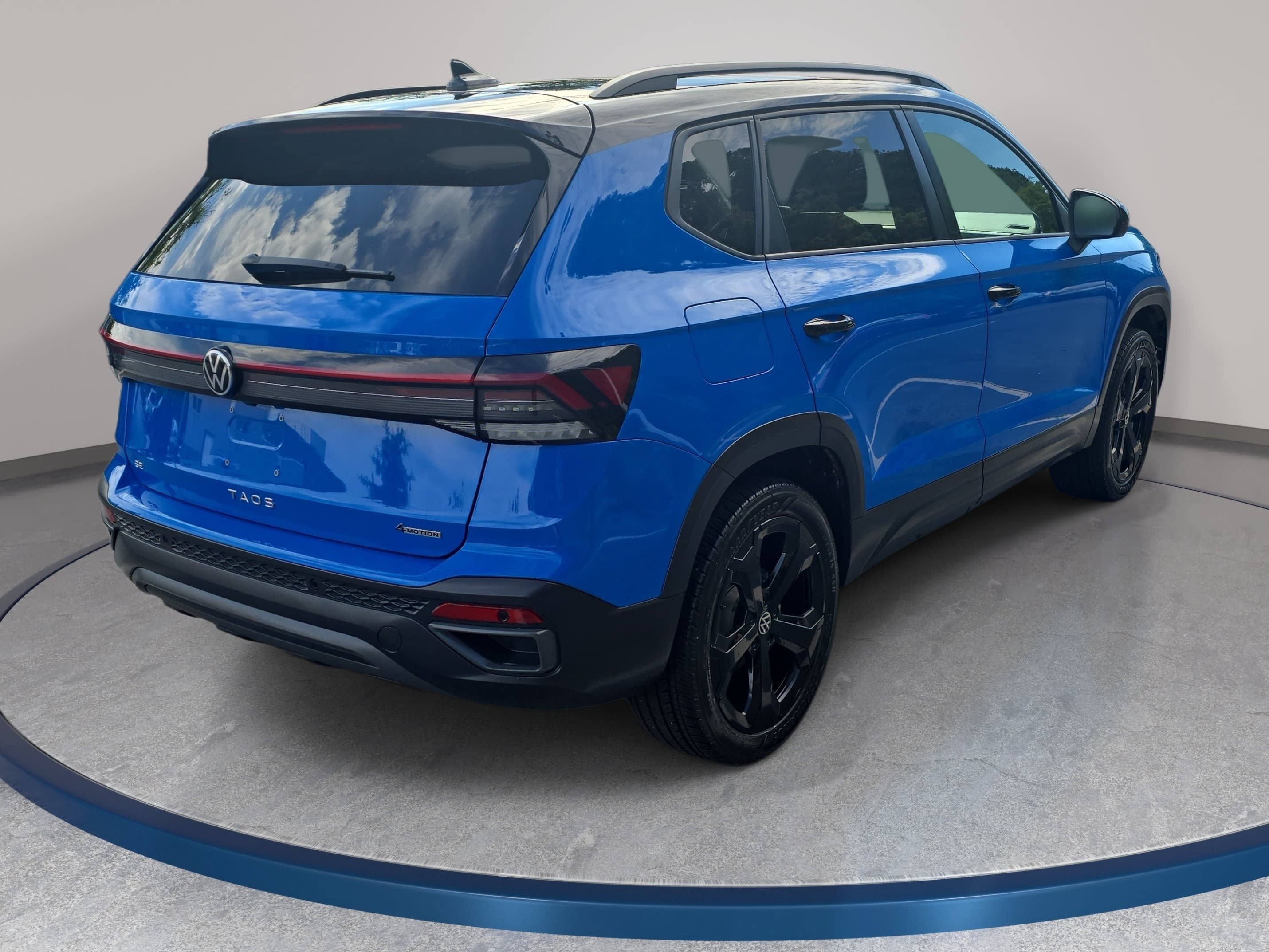 Used 2025 Volkswagen Taos SE AWD/4WD image 5