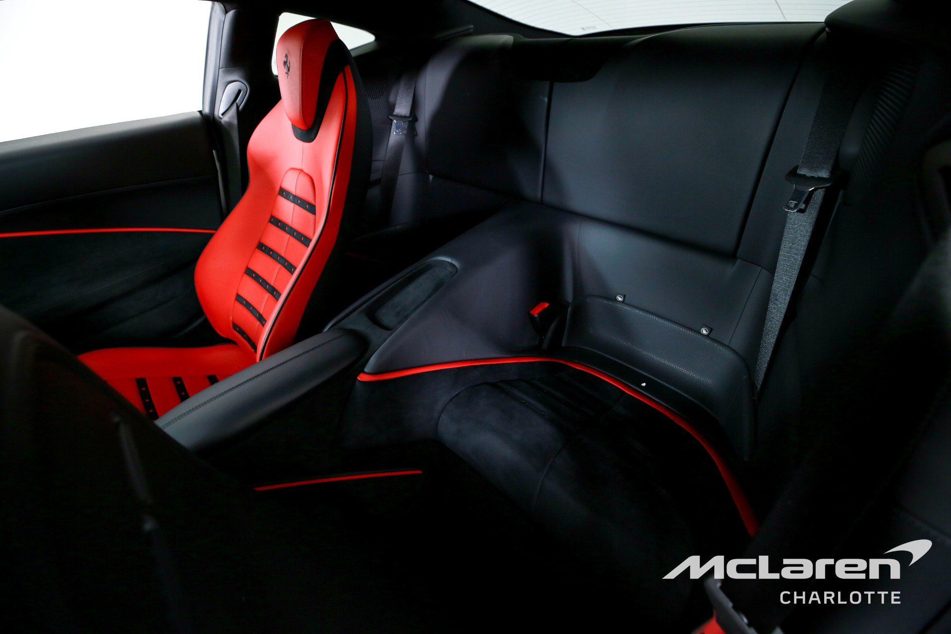 Used 2022 Ferrari Roma image 16