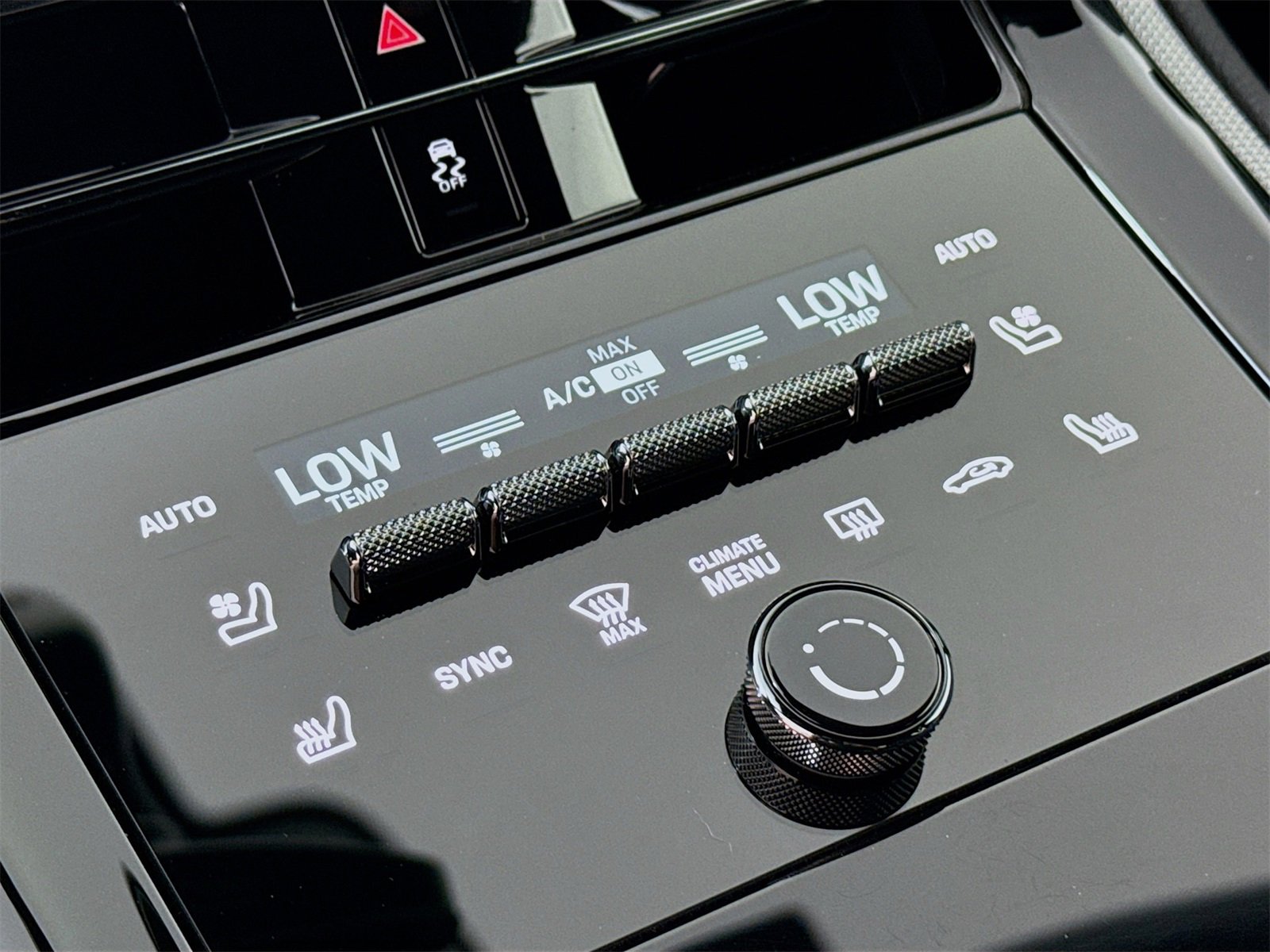 Certified 2025 Porsche Panamera image 16