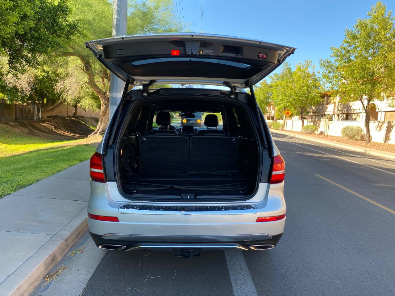 Used 2019 Mercedes-Benz GLS 450 4MATIC image 12