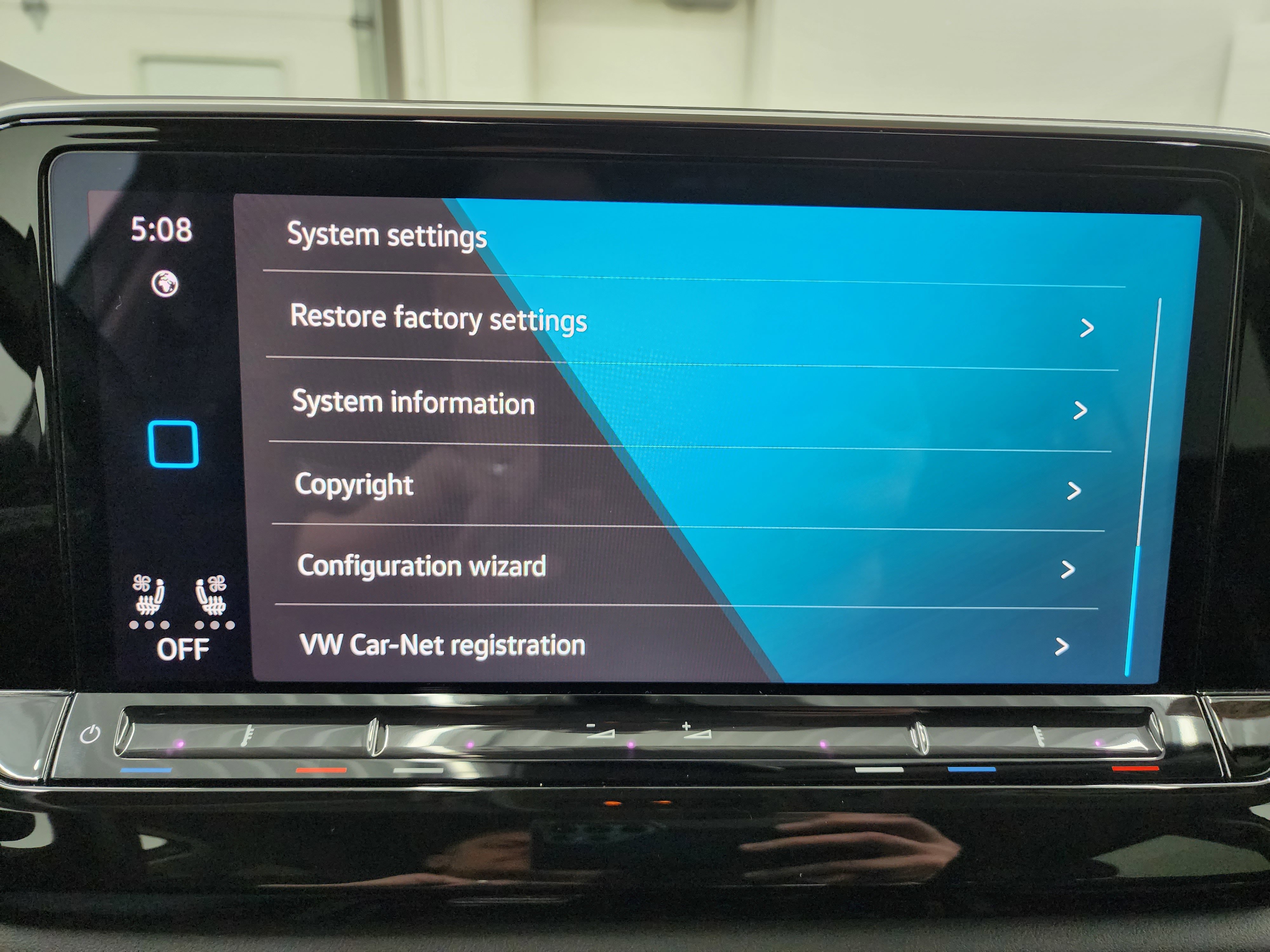 Used 2025 Volkswagen Atlas SE image 56
