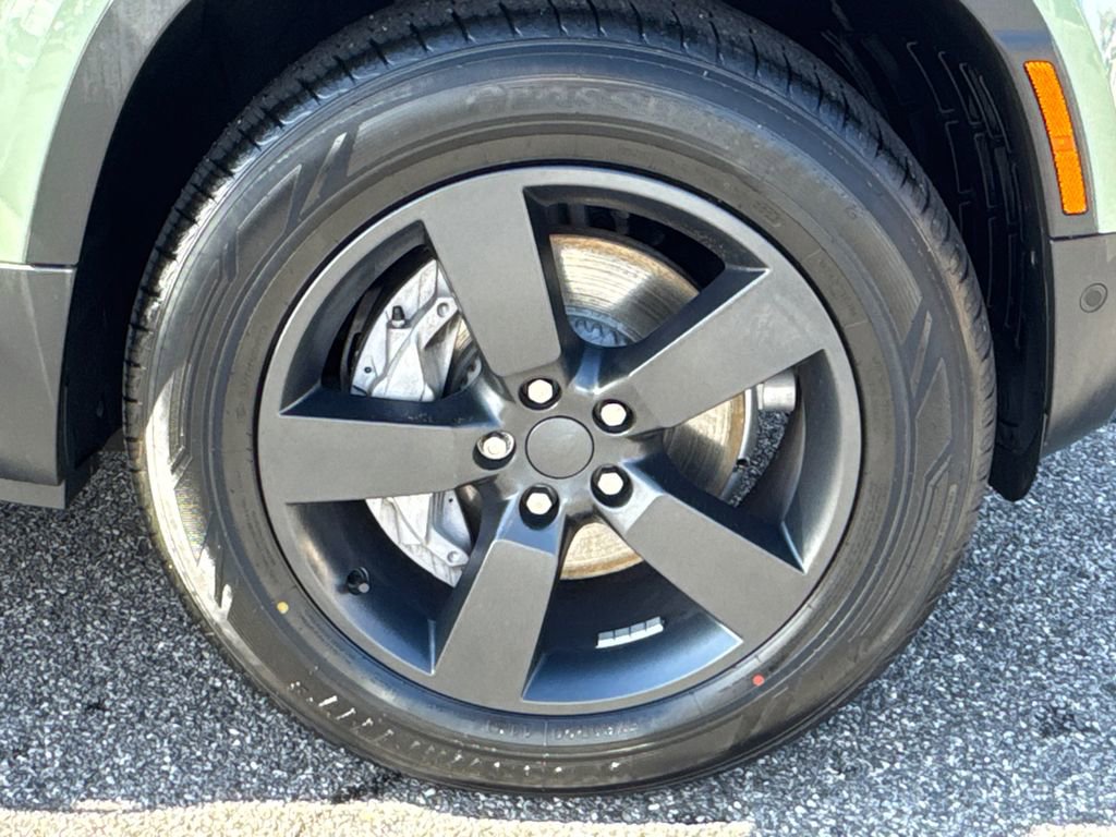 Used 2023 Land Rover Defender 110 75th Limited Edition image 12