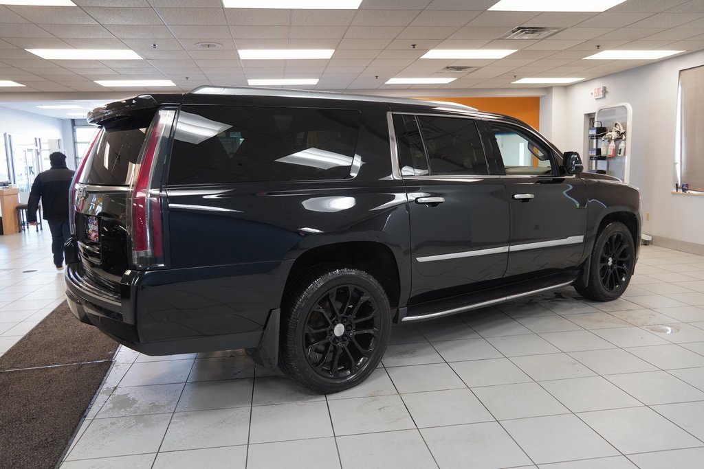 Used 2020 Cadillac Escalade ESV Luxury image 13