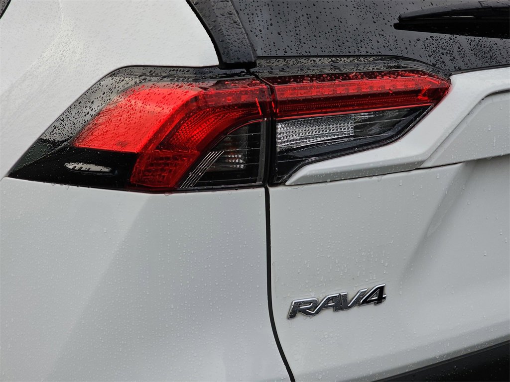 Used 2020 Toyota RAV4 XLE image 16