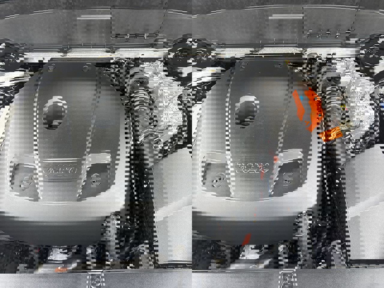 Used 2017 Volvo XC90 T8 Inscription w/ Vision Package image 11