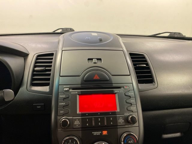 Used 2011 Kia Soul + FWD image 10