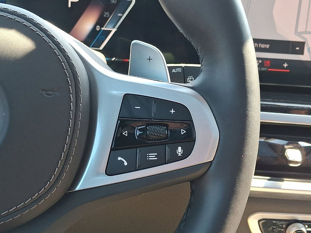 Used 2024 BMW X5 xDrive40i w/ M Sport Package image 18