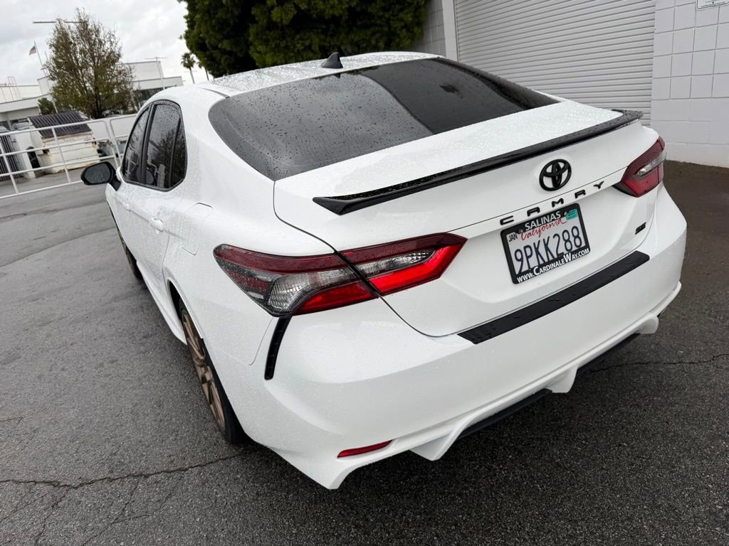Used 2024 Toyota Camry SE image 4